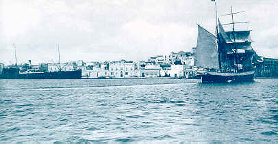 Veduta del porto di Brindisi